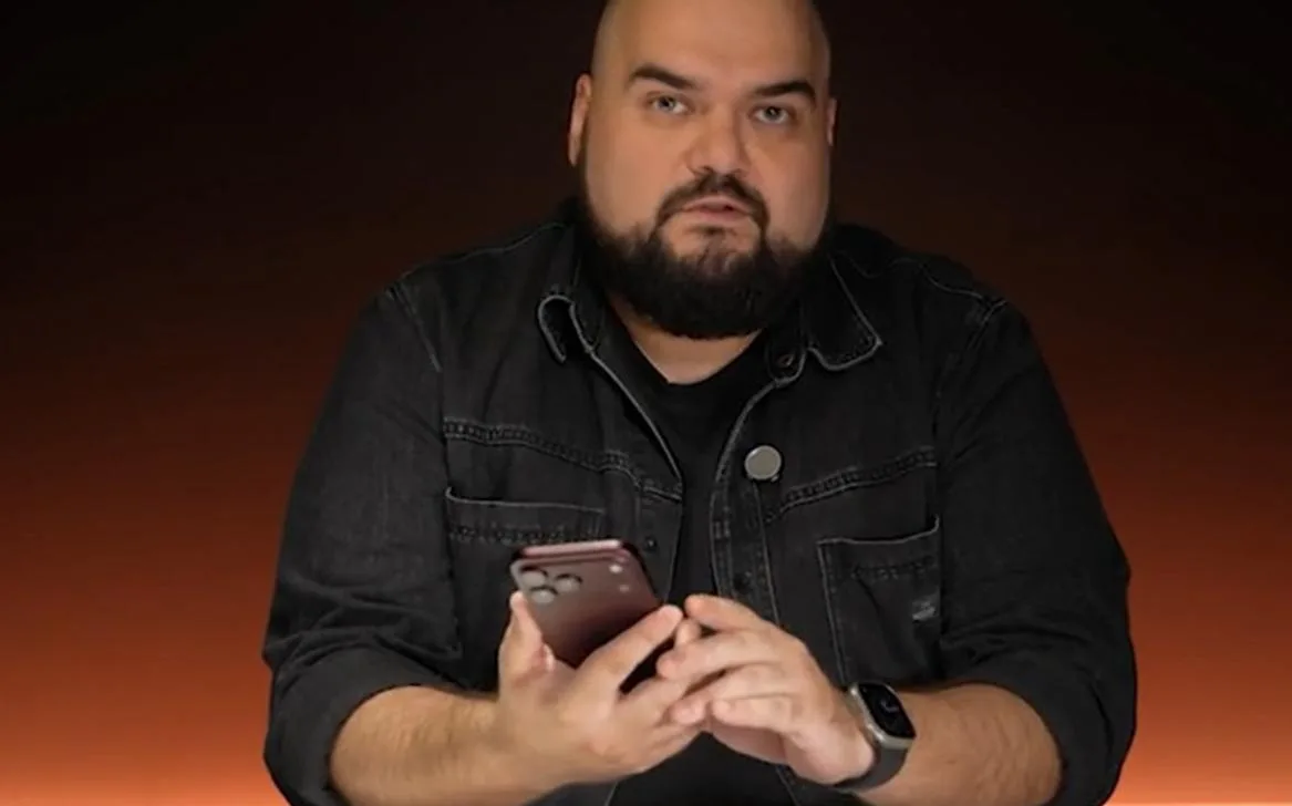 Распаковка нового iPhone 18 Pro Max. Видео РБК