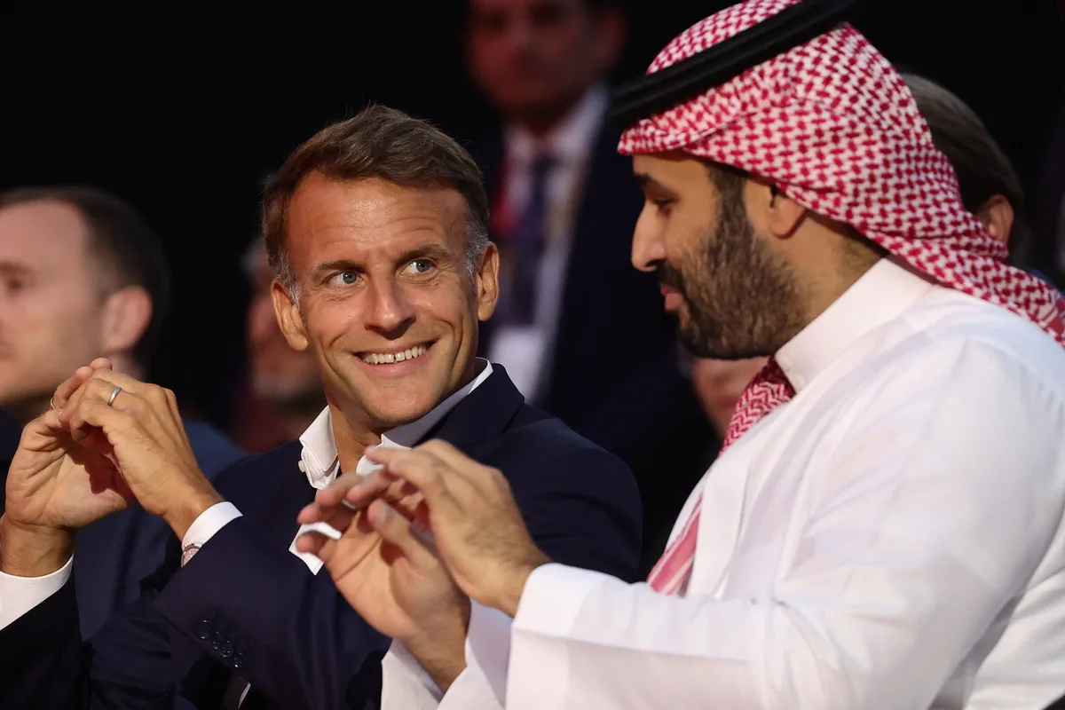 Pourquoi l'Arabie saoudite ne paiera jamais pour les parcs d'attractions promis par Emmanuel Macron