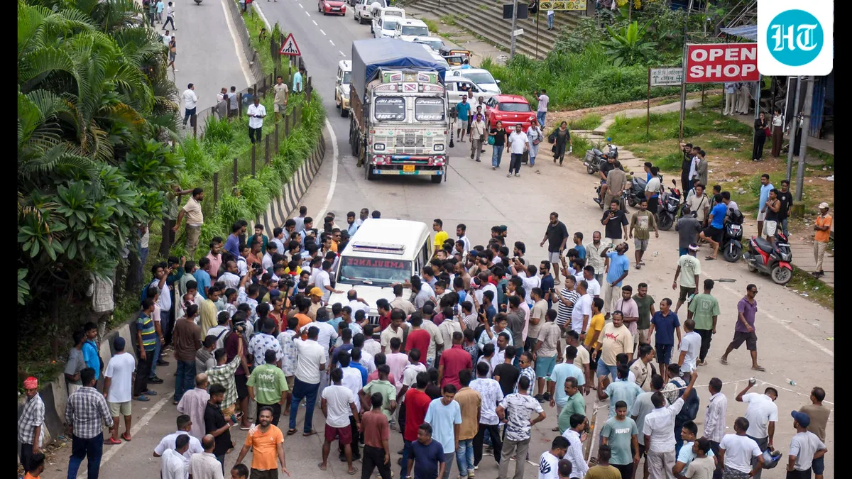 Assam cab operators warn of protest as Meghalaya blockade continues despite talks