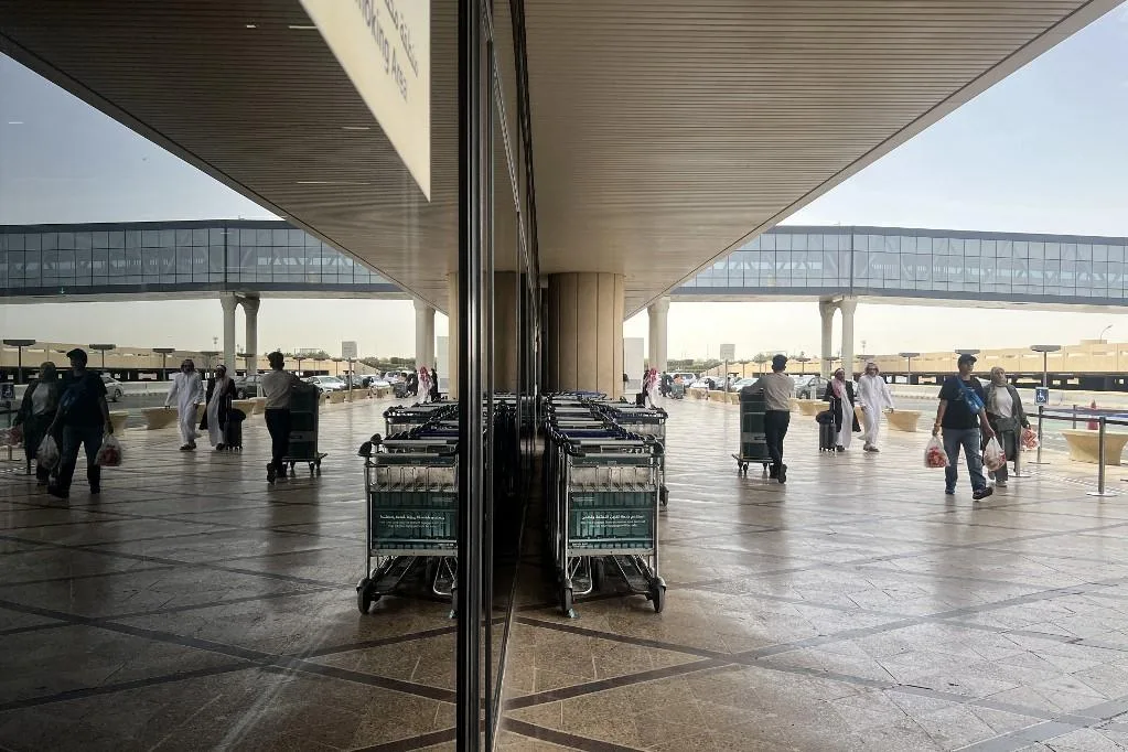 Douze morts dans une attaque contre l’aéroport de Ryad