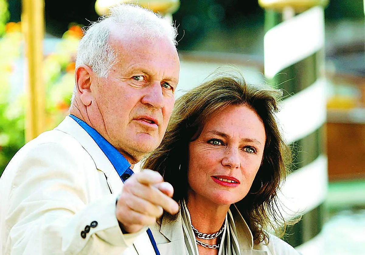 Muere el director de cine británico John Irvin, a los 86 años