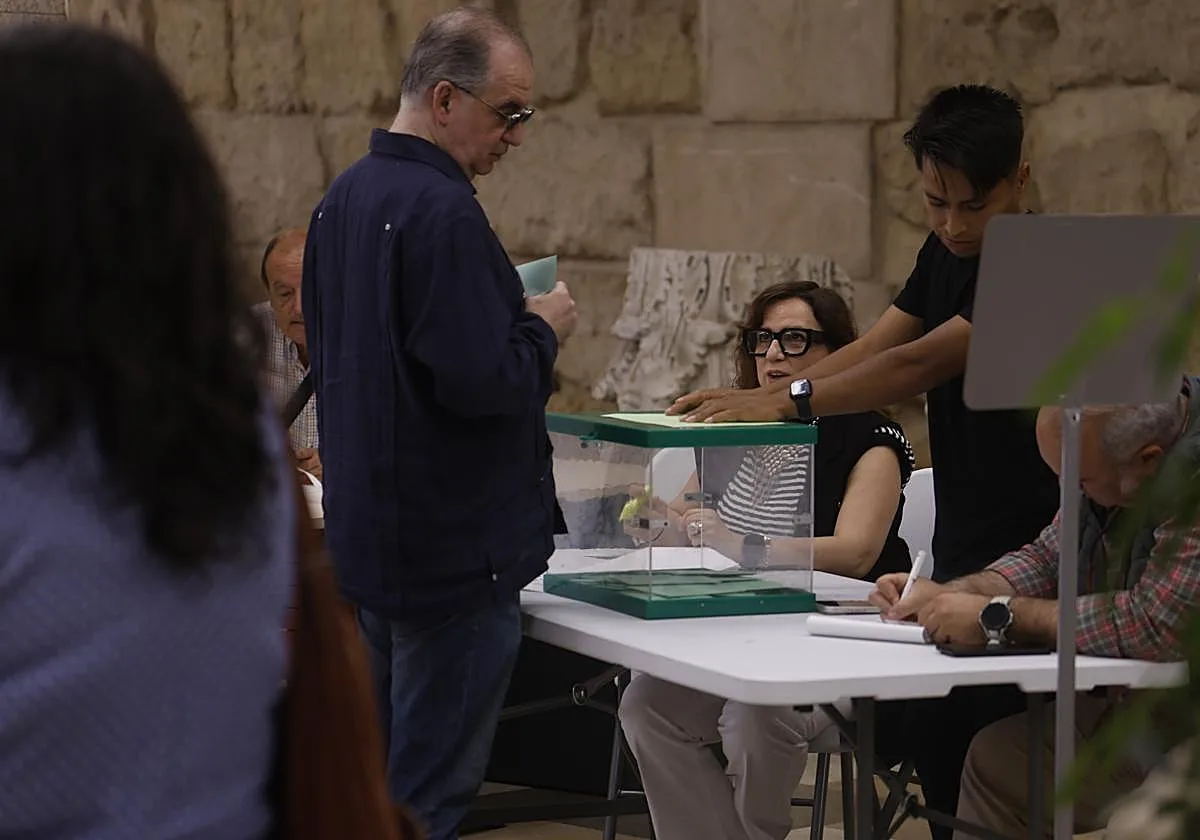El guirigay de la izquierda el 29-N en Córdoba: PSOE y Frente Amplio juntos al Senado y cuatro listas al Congreso