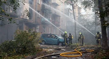 Pelo menos quatro mortos e 14 feridos em ataque russo contra Kiev