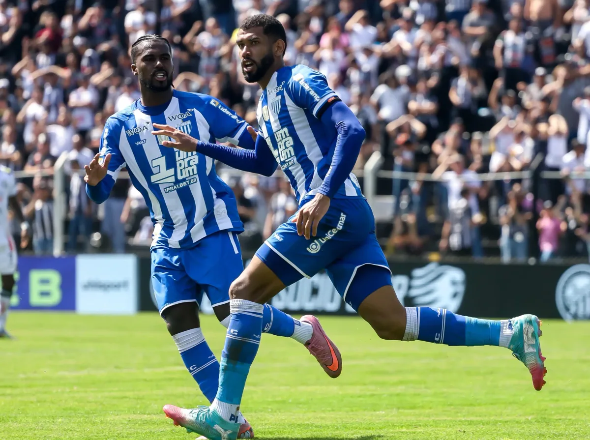 Avaí faz dois gols no fim, vira sobre o Operário e ganha fôlego na Série B