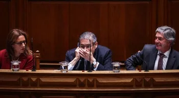 Governo avisa que "não vai ceder aos gritos que vêm da rua"