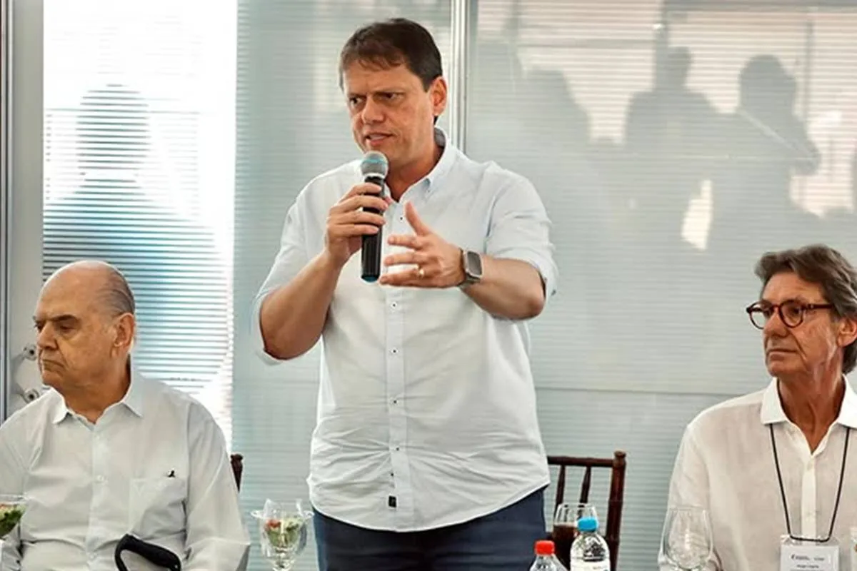 Tarcísio critica falta de subsídio federal a produtores de cana de SP