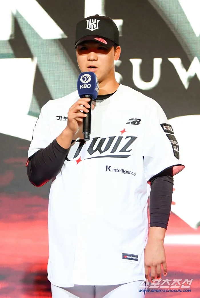 제2의 소형준 정조준! 유신고 이승원, '투수 장인' 5순위 KT 품에 안겼다…부상 우려에도 과감했다 [잠실현장]