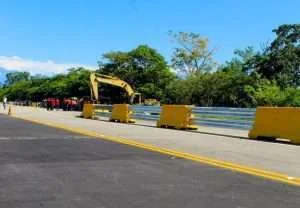 Rehabilitan tramo de la avenida La Ribereña en Barinas tras lluvias