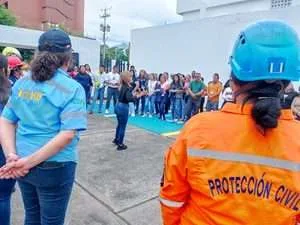 Fomentan cultura preventiva con simulacros en instituciones de Trujillo