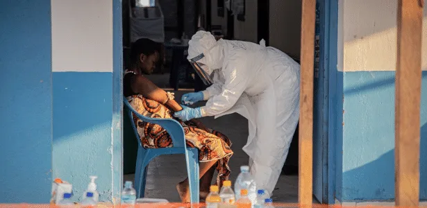 RD Congo inicia vacinação contra Ebola em meio a surto com 2.786 mortes