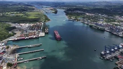 Un navire appartenant à une entreprise sud-coréenne paie un montant record de 5,3 millions de dollars pour passer plus vite par le canal de Panama