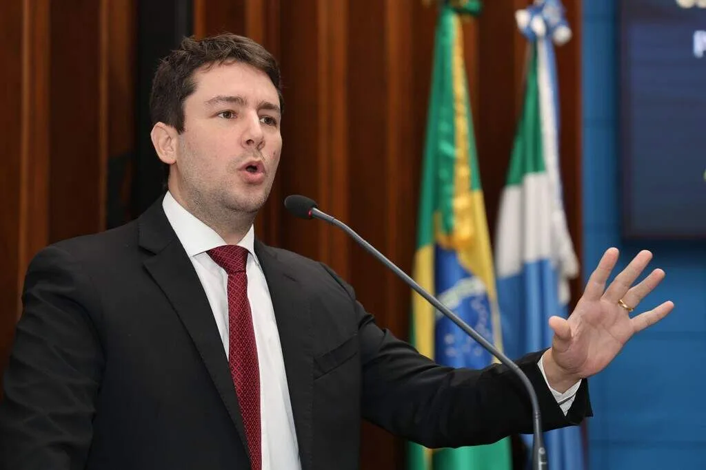 Catan promete 30 mil moradias, hospital veterinário e 4 programas de obras