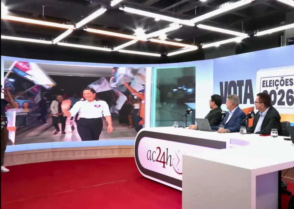 Mailza Assis é recebida com festa pela militância na sabatina do ac24horas