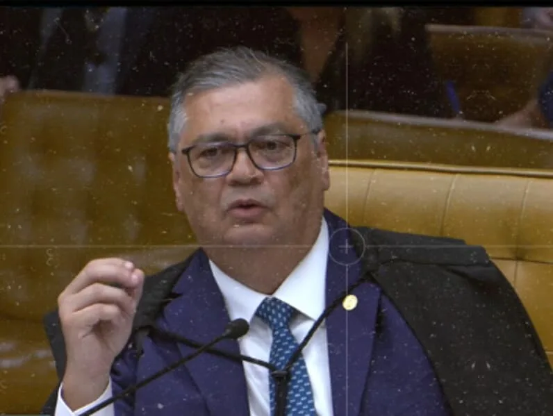 Dino ao citar Lava Jato: "não é possível que não haja aprendizado"