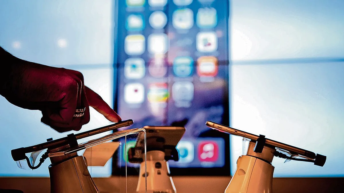 Apple negoceia com 'publishers' uma taxa para introduzir notícias na Siri AI