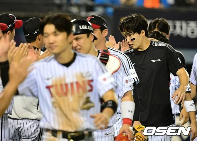 [사진]임찬규, 시즌 11승 다승 공동 선두