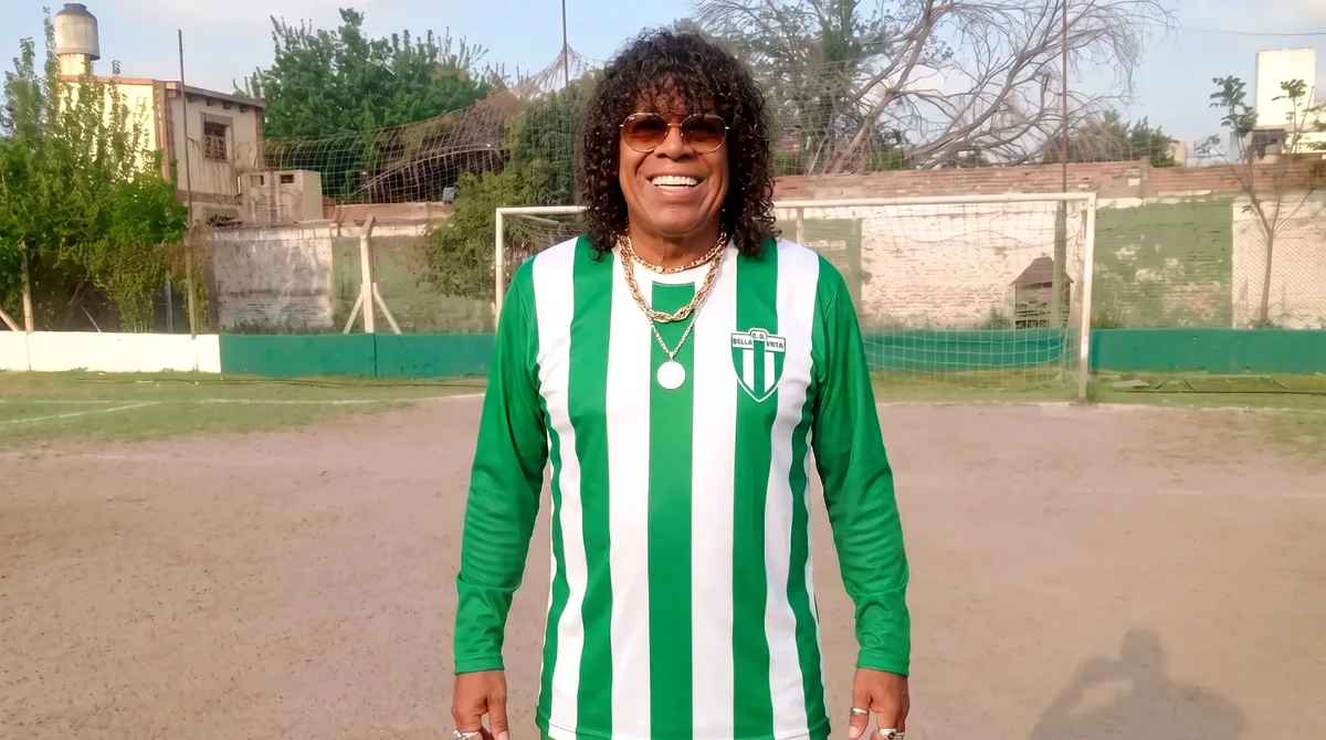 El pasado oculto de la Mona Jiménez como futbolista: el día que metió un gol “de Maradona” y la razón de su retiro a los 17 años