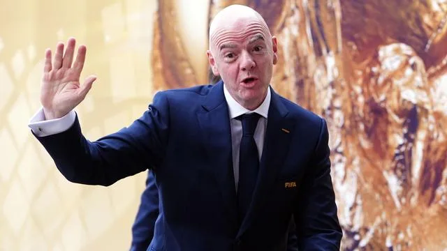 Fußball-Politik: Infantino-Kritiker halten an Rücktrittsforderung fest