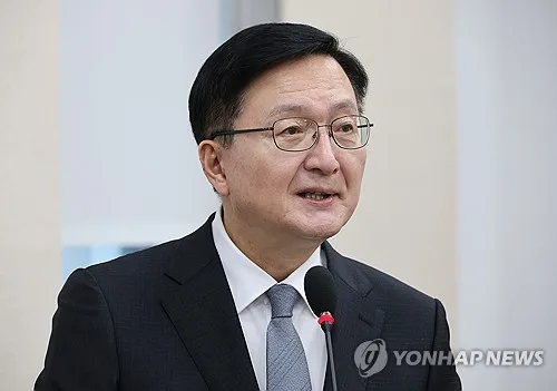 서울대 성적증명서만 '가로 모양'…국감서 "이게 무슨 블라인드냐"