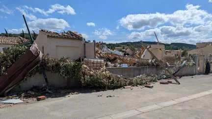 "En trois secondes, on était sous les décombres" : à Pomas, dans l'Aude, de futurs mariés perdent leur maison après le passage de la tornade