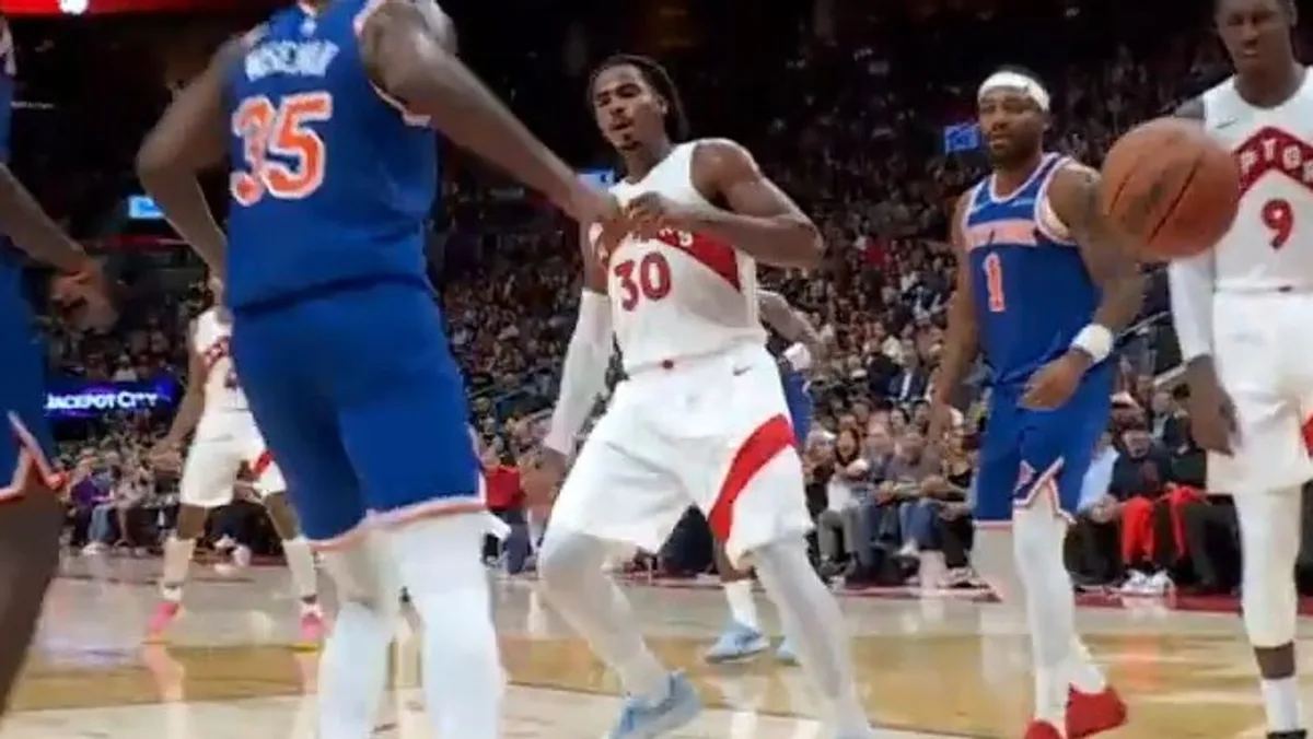 Raptors’ Murray-Boyles gets up for vicious putback dunk