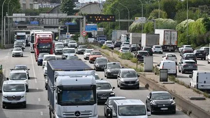 Les retours de vacances vont rendre la circulation très difficile vendredi dans toute la France et les routes resteront chargées jusqu'à lundi, annonce Bison futé