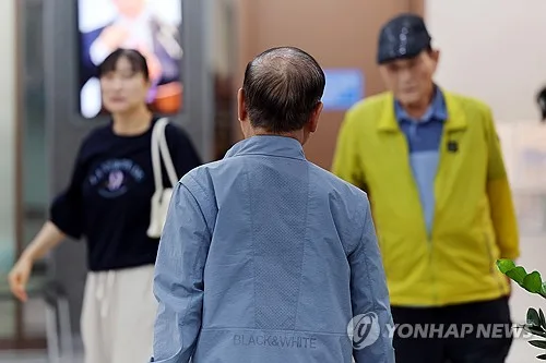 동네병원서 피 한방울로 알츠하이머 진단한다…FDA, 검사법 승인