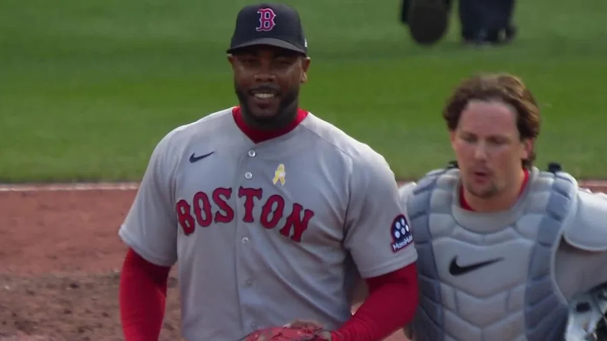 Red Sox’s Chapman becomes ninth MLB pitcher with 400 career saves