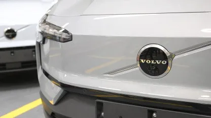 Alpamayo: Volvo setzt auf Nvidias Open-Source-Fahrmodell
