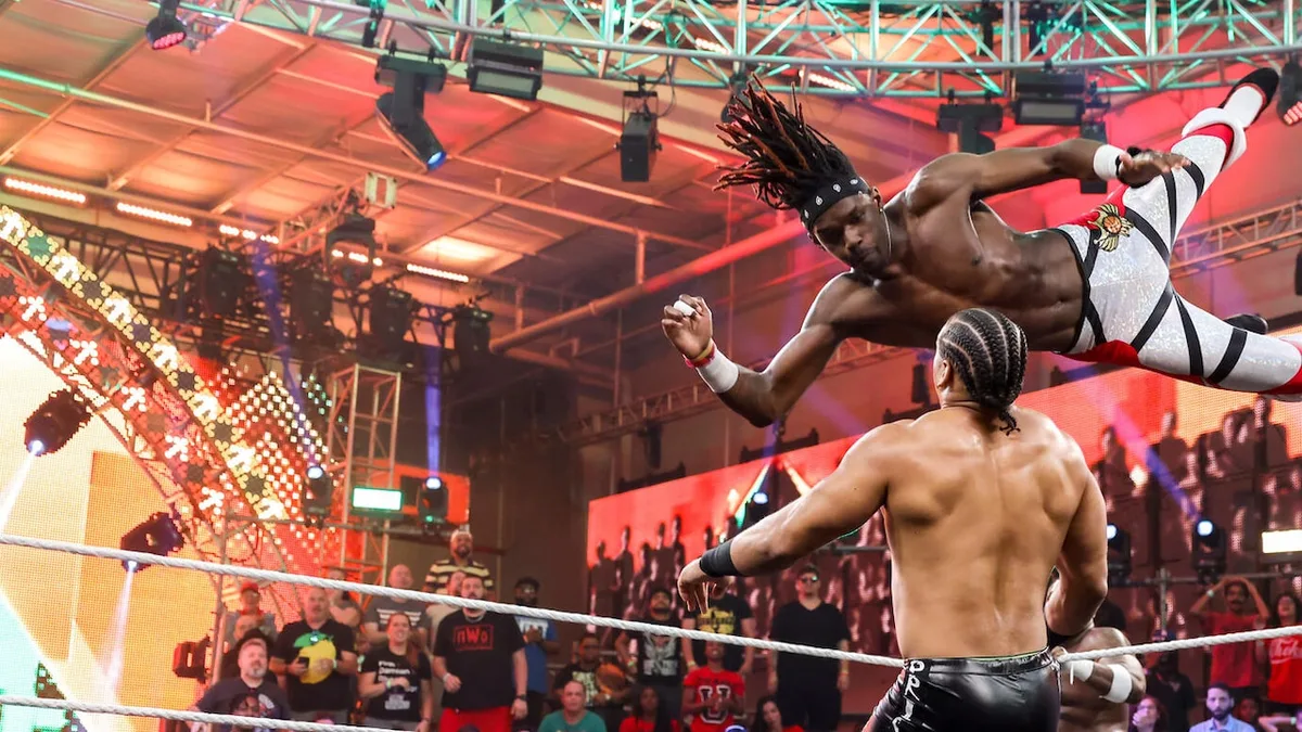 Je'Von Evans' Leaked WWE Photo Reveals What Happened Before His Brutal Money in the Bank Ambulance Spot