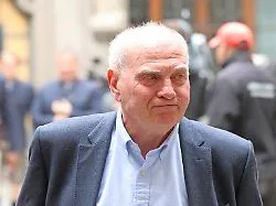 Bayern-Ehrenpräsident warnt: Hoeneß greift Infantino an: "Dann ist es nicht mehr mein Sport"