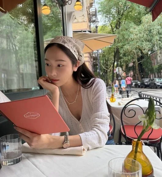 '37세' 제시카, 마냥 소녀 같은 미모···헤어커치프까지 완벽 소화