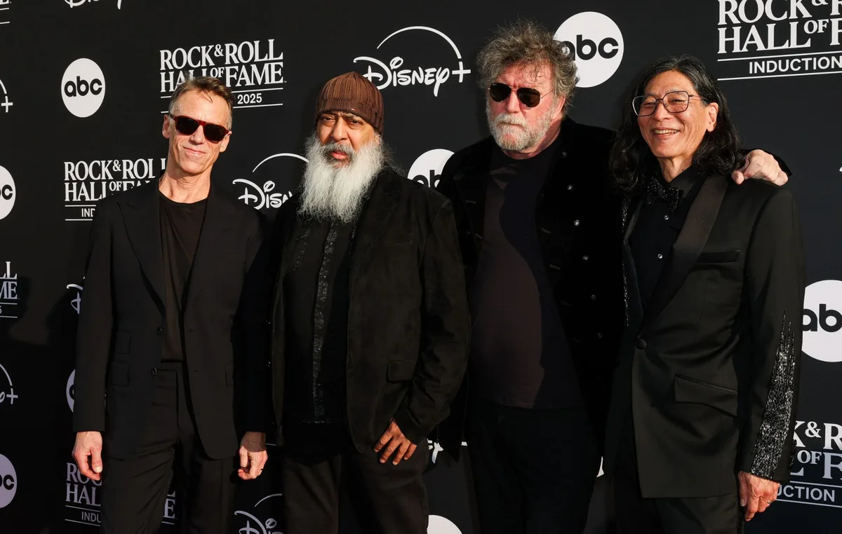 Surviving Soundgarden members to reunite for NFL season opener halftime show