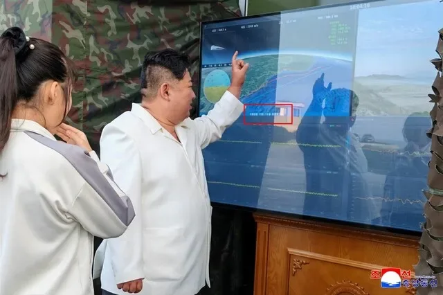 북, 극초음속미사일 ‘화성 11마-1’ 발사 공개…한·일 추적 실패?