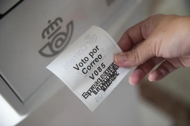 La Junta Electoral rechaza reforzar la "transparencia" del voto por correo como pedía el PP: "No hay motivos para la preocupación"