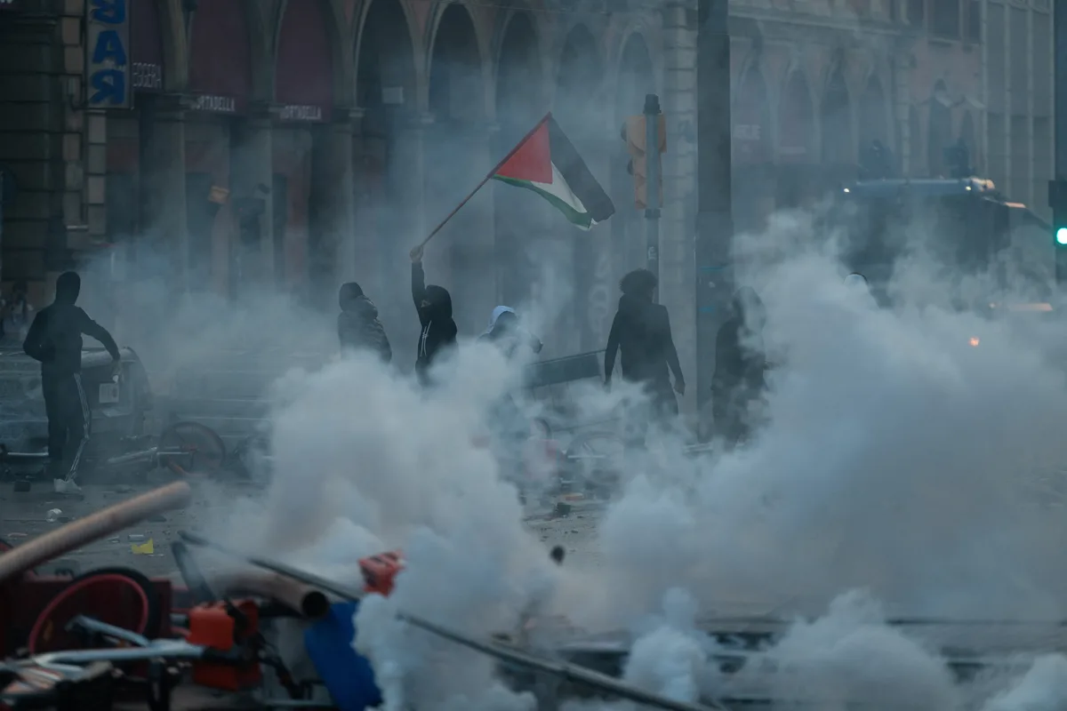 Italia se sumó a la ola de protestas en Europa: manifestantes se enfrentaron a la policía y anunciaron una huelga general