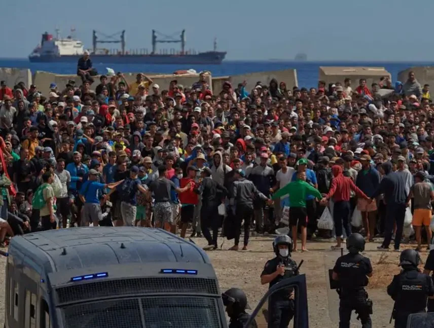 España reformará las leyes de asilo tras crisis de Ceuta