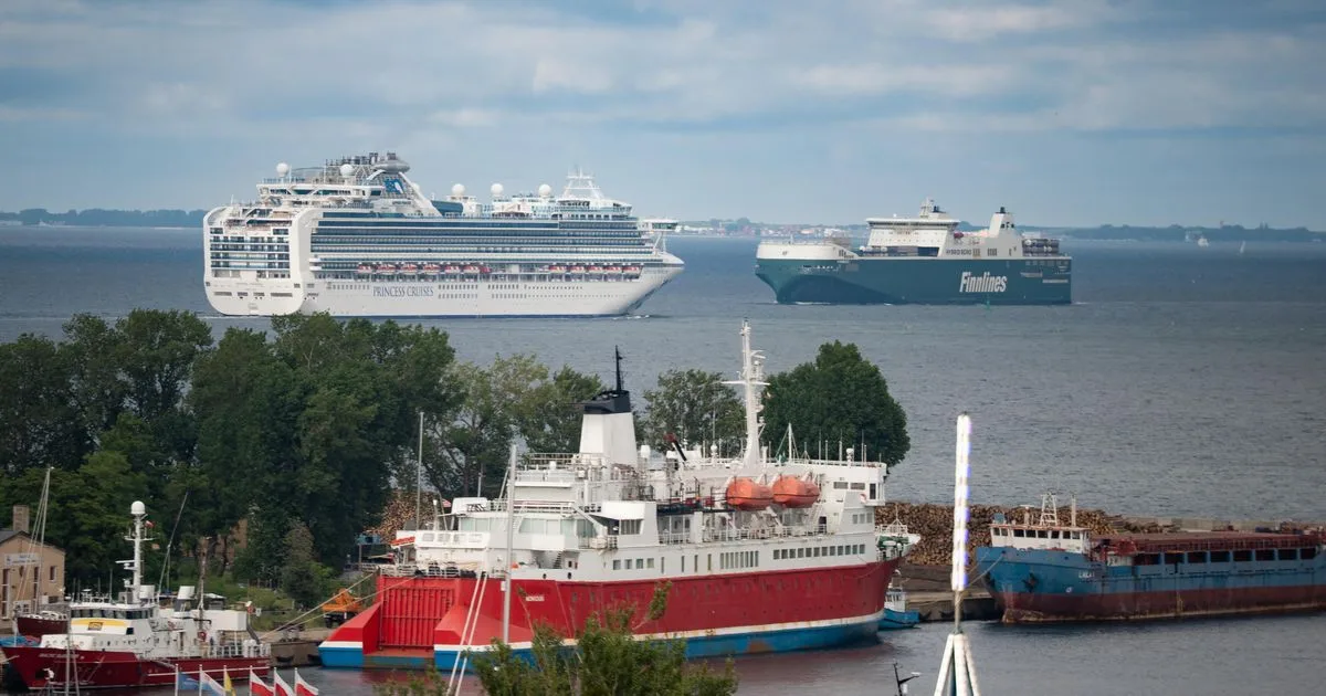 Face à la menace russe en mer Baltique, la première frégate des chantiers navals polonais qui renaissent de leurs cendres