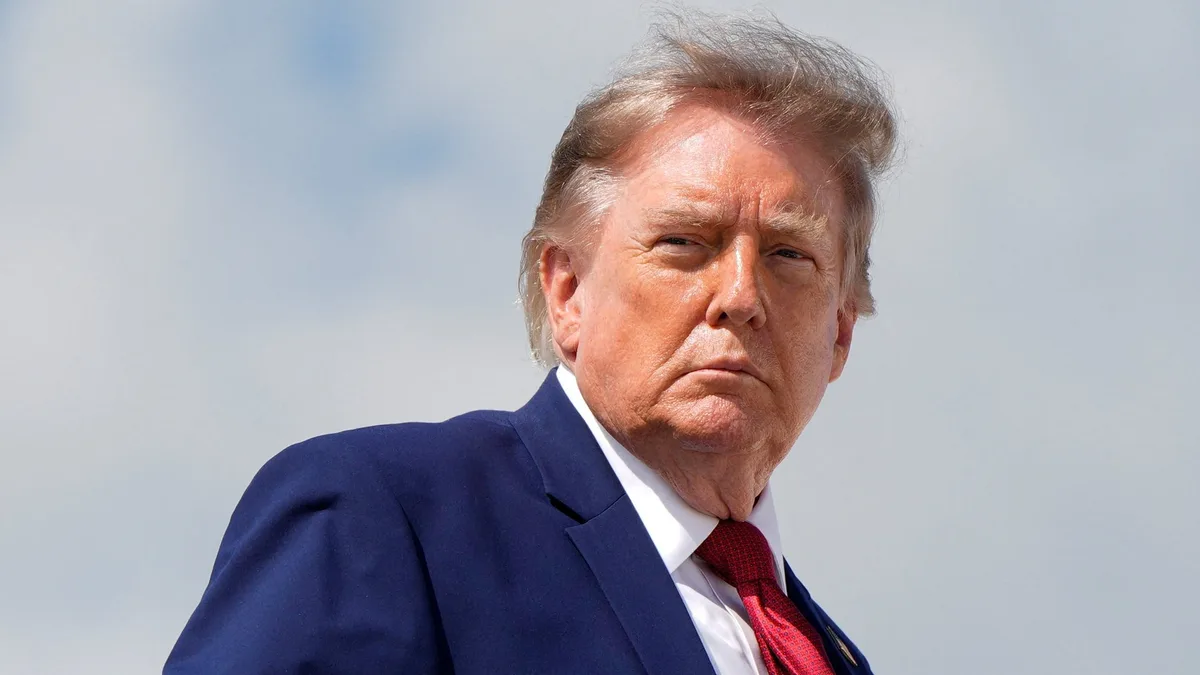 Scaramucci Reveals Trump’s Makeup Routine