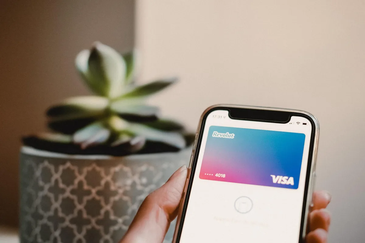 Cibercriminosos fazem-se passar por agência governamental e levam Revolut a divulgar dados de clientes