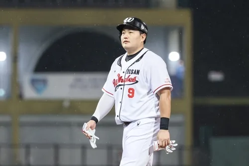 '1라운드 지명설' 최지만 "부담스럽고 학생 선수들에게 미안"