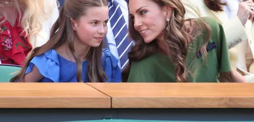Prinzessin Kate und Tochter Charlotte in Londoner Tube unterwegs