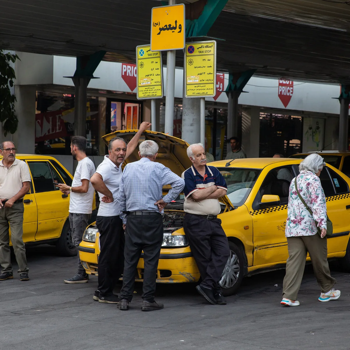 Iran May Have Little to Lose as U.S. Tries to Squeeze Its Economy