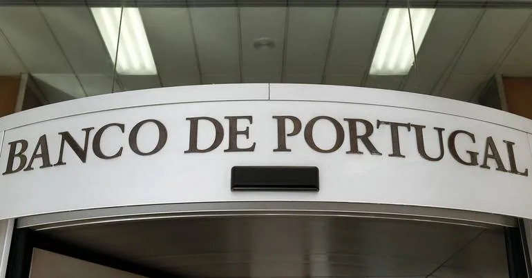 Dívida das famílias, empresas e Estado desce em julho