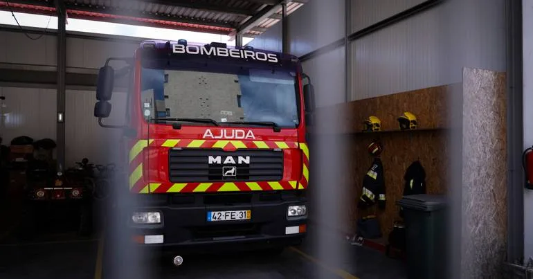Incêndio na Alta de Lisboa obrigou a corte no Eixo Norte-Sul