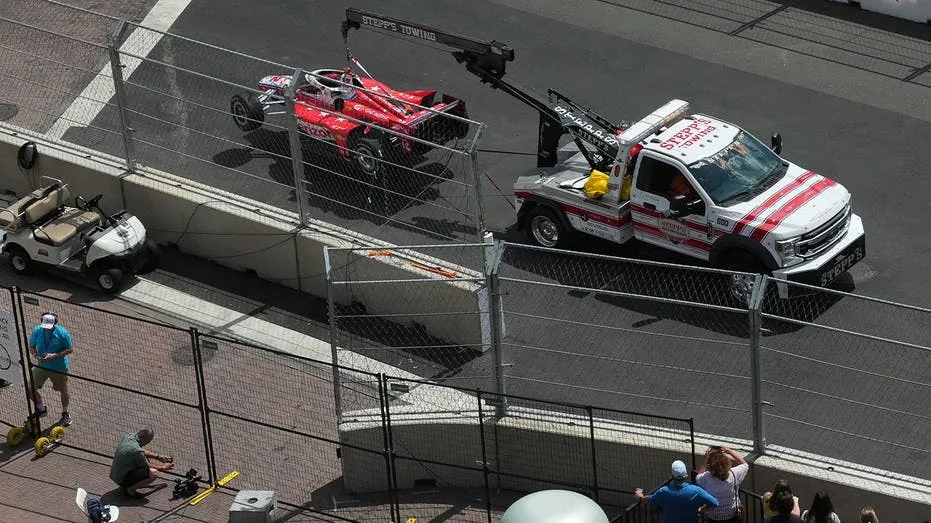 IndyCar drivers David Malukas, Sting Ray Robb involved in scary crash in Freedom 250 Grand Prix