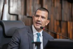 Douglas Ruas defende que vencedor das eleições assuma o governo do Rio em outubro