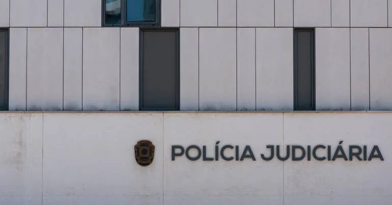Homem de 61 anos detido por matar companheira com navalha