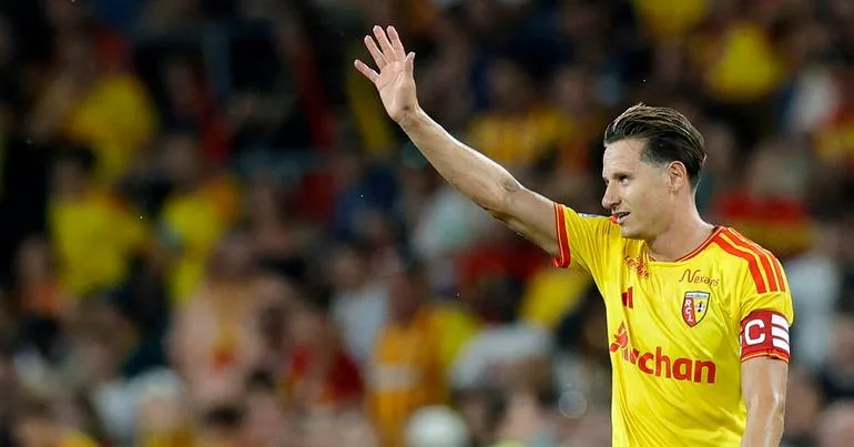 Lens vence PSG e conquista Supertaça Francesa