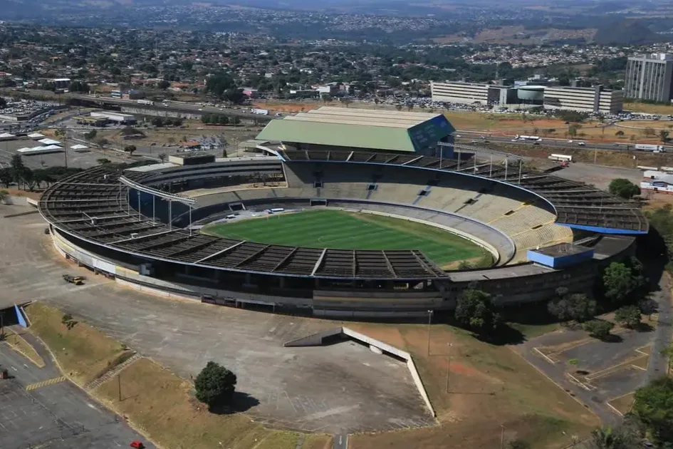Estádio histórico avança em reforma de R$ 400 milhões para virar arena